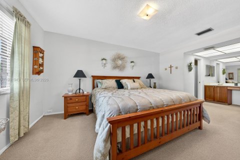 House in Plantation, Florida 4 bedrooms, 169.92 sq.m. № 2062505 - photo 19