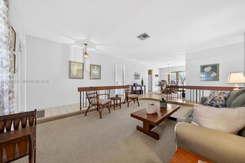 House in Plantation, Florida 4 bedrooms, 169.92 sq.m. № 2062505 - photo 8