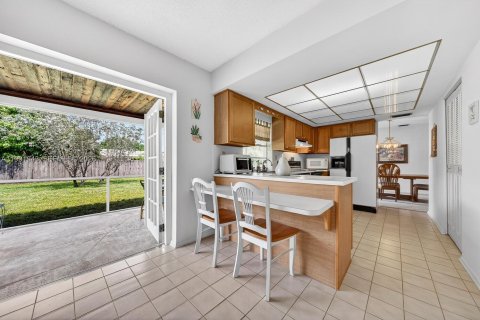 House in Plantation, Florida 4 bedrooms, 169.92 sq.m. № 2062505 - photo 14