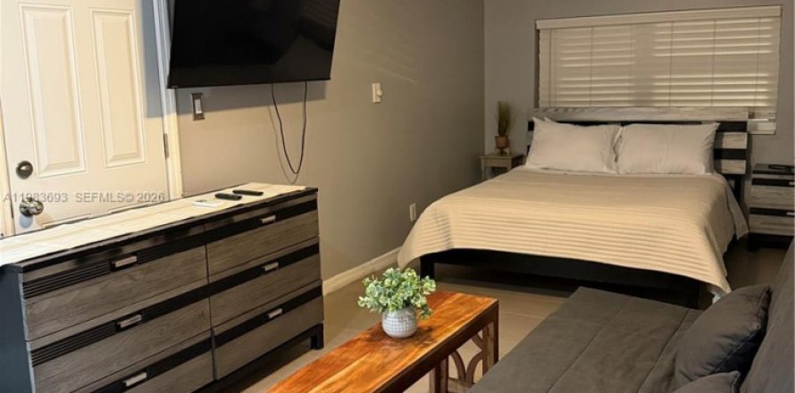 Студия в Форт-Лодердейл, Флорида № 2048600