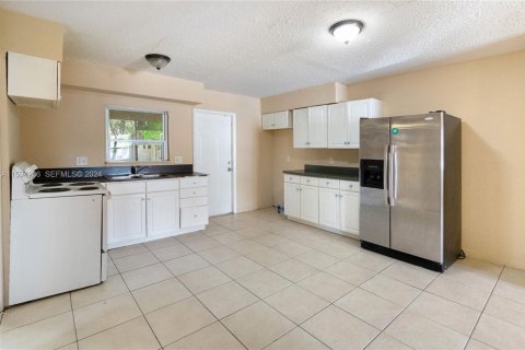 Villa ou maison à vendre à Fort Lauderdale, Floride: 3 chambres, 108.42 m2 № 2275308 - photo 5