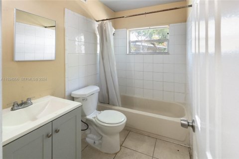 Villa ou maison à vendre à Fort Lauderdale, Floride: 3 chambres, 108.42 m2 № 2275308 - photo 13