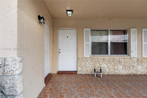 Villa ou maison à vendre à Fort Lauderdale, Floride: 3 chambres, 108.42 m2 № 2275308 - photo 4