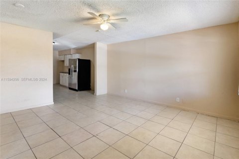 Villa ou maison à vendre à Fort Lauderdale, Floride: 3 chambres, 108.42 m2 № 2275308 - photo 19