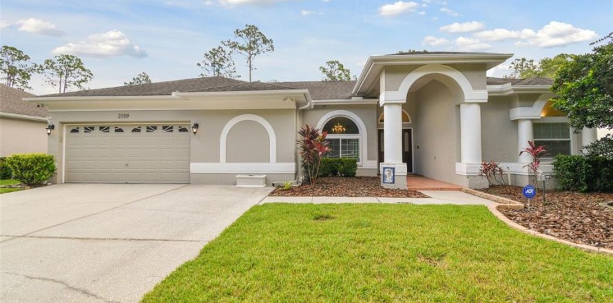 House in Oldsmar, Florida 4 bedrooms, 248.33 sq.m. № 1597762