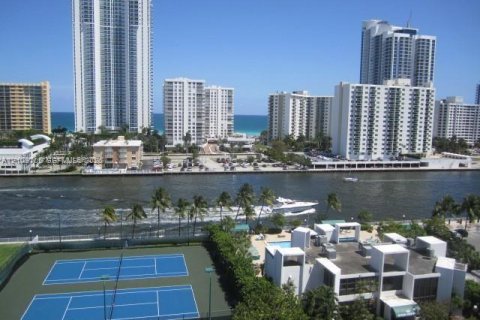 Copropriété à vendre à Hallandale Beach, Floride: 2 chambres, 132.85 m2 № 2430230 - photo 25