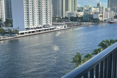 Copropriété à vendre à Hallandale Beach, Floride: 2 chambres, 132.85 m2 № 2430230 - photo 28