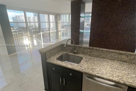 Copropriété à vendre à Hallandale Beach, Floride: 2 chambres, 132.85 m2 № 2430230 - photo 8