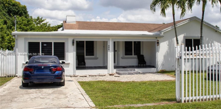 Villa ou maison à Miami, Floride 3 chambres, 182.92 m2 № 2034145