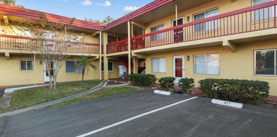 Condominio en Winter Haven, Florida, 3 dormitorios № 2215119