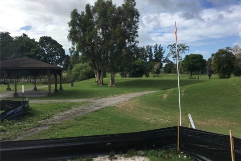 Immobilier commercial à vendre à Palm Beach, Floride № 2038038 - photo 15