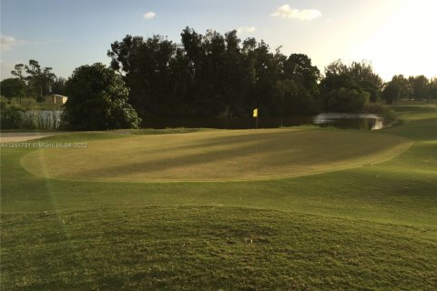 Immobilier commercial à vendre à Palm Beach, Floride № 2038038 - photo 17