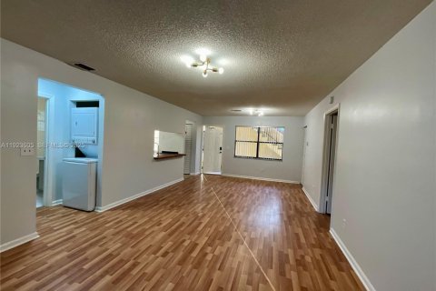 Condominio en alquiler en Coral Springs, Florida, 2 dormitorios, 78.97 m2 № 1982066 - foto 18