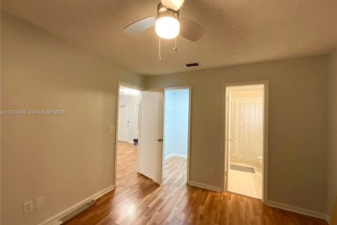 Condominio en alquiler en Coral Springs, Florida, 2 dormitorios, 78.97 m2 № 1982066 - foto 12