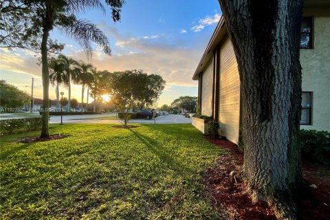 Condominio en alquiler en Coral Springs, Florida, 2 dormitorios, 78.97 m2 № 1982066 - foto 22