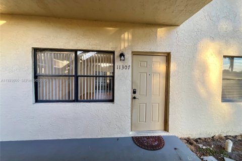 Condominio en Coral Springs, Florida, 2 dormitorios  № 1982066