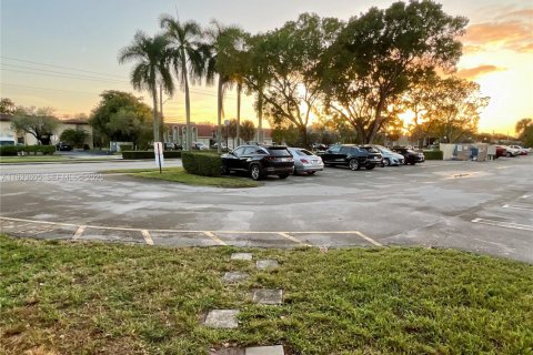 Condominio en alquiler en Coral Springs, Florida, 2 dormitorios, 78.97 m2 № 1982066 - foto 19