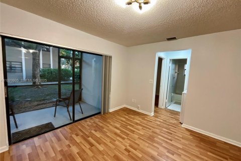 Condominio en alquiler en Coral Springs, Florida, 2 dormitorios, 78.97 m2 № 1982066 - foto 10