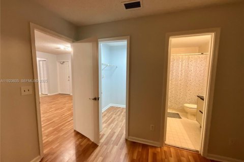 Condominio en alquiler en Coral Springs, Florida, 2 dormitorios, 78.97 m2 № 1982066 - foto 14