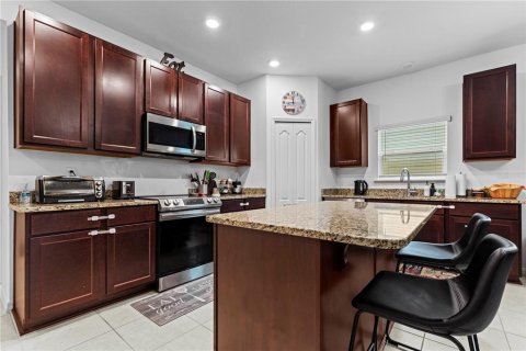 Casa en alquiler en Newberry, Florida, 3 dormitorios, 185.25 m2 № 1905142 - foto 2