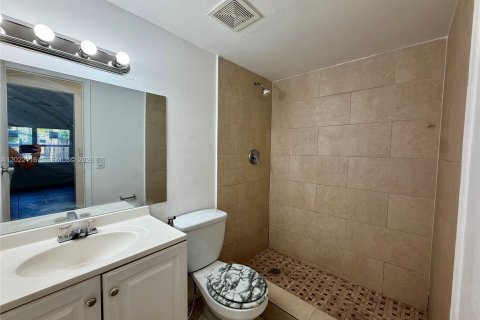 Copropriété à vendre à Hialeah, Floride: 2 chambres, 147.06 m2 № 2256995 - photo 15
