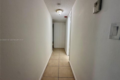 Copropriété à vendre à Hialeah, Floride: 2 chambres, 147.06 m2 № 2256995 - photo 7