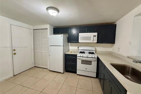 Condo à Hialeah, Floride, 2 chambres  № 2256995