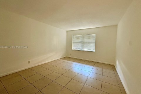 Copropriété à vendre à Hialeah, Floride: 2 chambres, 147.06 m2 № 2256995 - photo 10