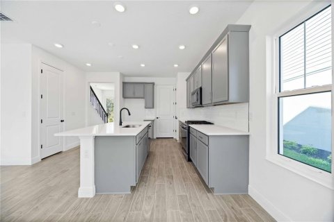Купить виллу или дом в Лейквуд Ранч, Флорида 9 комнат, 157.56м2, № 1805213 - фото 13