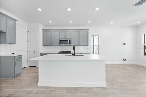 Купить виллу или дом в Лейквуд Ранч, Флорида 9 комнат, 157.56м2, № 1805213 - фото 16