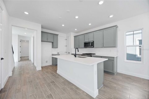 Купить виллу или дом в Лейквуд Ранч, Флорида 9 комнат, 157.56м2, № 1805213 - фото 15