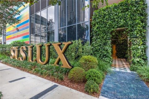 Condo in Miami, Florida, 3 bedrooms  № 2061454