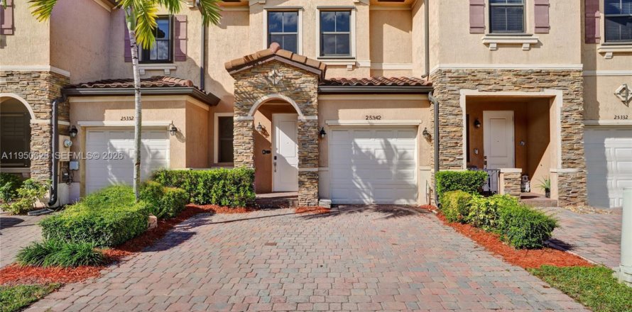 Adosado en Homestead, Florida 3 dormitorios, 161.65 m2 № 2006803