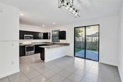 Adosado en venta en Homestead, Florida, 3 dormitorios, 161.65 m2 № 2006803 - foto 8