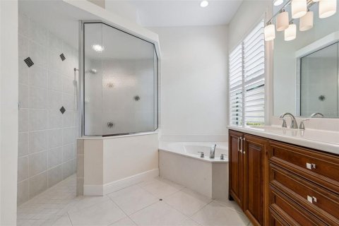 Casa en venta en Bradenton, Florida, 3 dormitorios, 256.04 m2 № 2152038 - foto 27