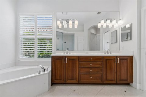 Casa en venta en Bradenton, Florida, 3 dormitorios, 256.04 m2 № 2152038 - foto 26