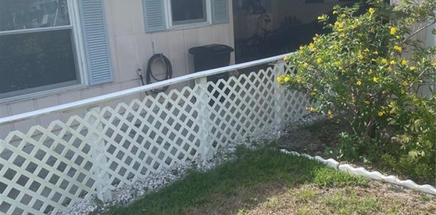 Duplex in Ormond Beach, Florida 2 bedrooms, 127.83 sq.m. № 1818910
