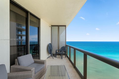 Condo in Sunny Isles Beach, Florida, 1 bedroom  № 1998912 - photo 18