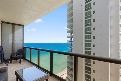 Condo in Sunny Isles Beach, Florida, 1 bedroom  № 1998912 - photo 20