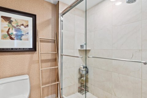 Condo in Sunny Isles Beach, Florida, 1 bedroom  № 1998912 - photo 16