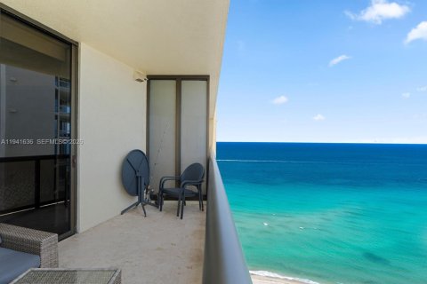 Condo in Sunny Isles Beach, Florida, 1 bedroom  № 1998912 - photo 21