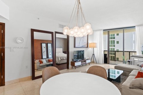 Condo in Sunny Isles Beach, Florida, 1 bedroom  № 1998912 - photo 10