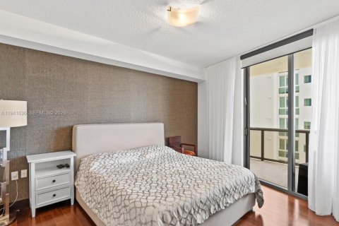 Condo in Sunny Isles Beach, Florida, 1 bedroom  № 1998912 - photo 12