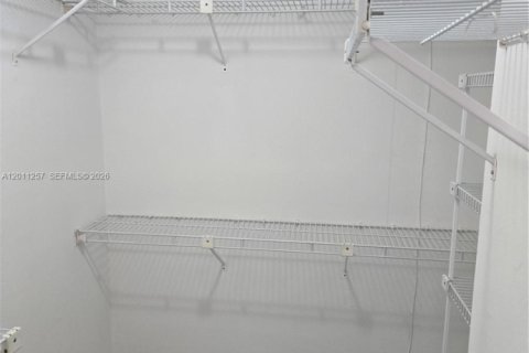 Copropriété à louer à Sunny Isles Beach, Floride: 2 chambres, 93.65 m2 № 2076676 - photo 14