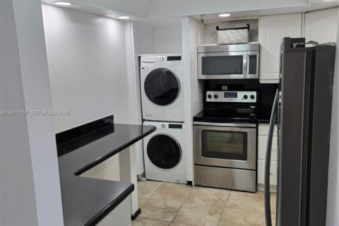 Copropriété à louer à Sunny Isles Beach, Floride: 2 chambres, 93.65 m2 № 2076676 - photo 8