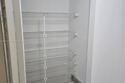 Copropriété à louer à Sunny Isles Beach, Floride: 2 chambres, 93.65 m2 № 2076676 - photo 15