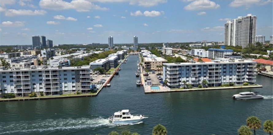 Condo à Sunny Isles Beach, Floride, 2 chambres  № 2076676