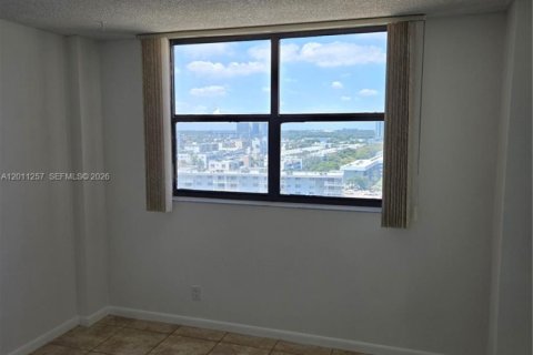 Copropriété à louer à Sunny Isles Beach, Floride: 2 chambres, 93.65 m2 № 2076676 - photo 17