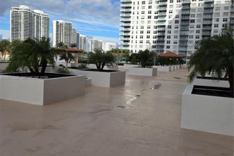 Copropriété à louer à Sunny Isles Beach, Floride: 2 chambres, 93.65 m2 № 2076676 - photo 22