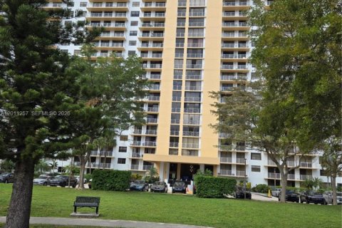 Copropriété à louer à Sunny Isles Beach, Floride: 2 chambres, 93.65 m2 № 2076676 - photo 29